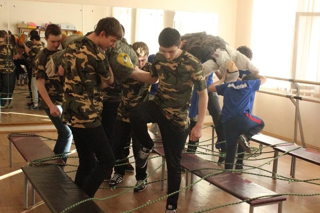 сценарий 23 февраля а ну ка парни. мероприятие на 23 февраля сценка. грамота а ну ка парни. стихи детские к дню защитника. объявление а ну ка парни.