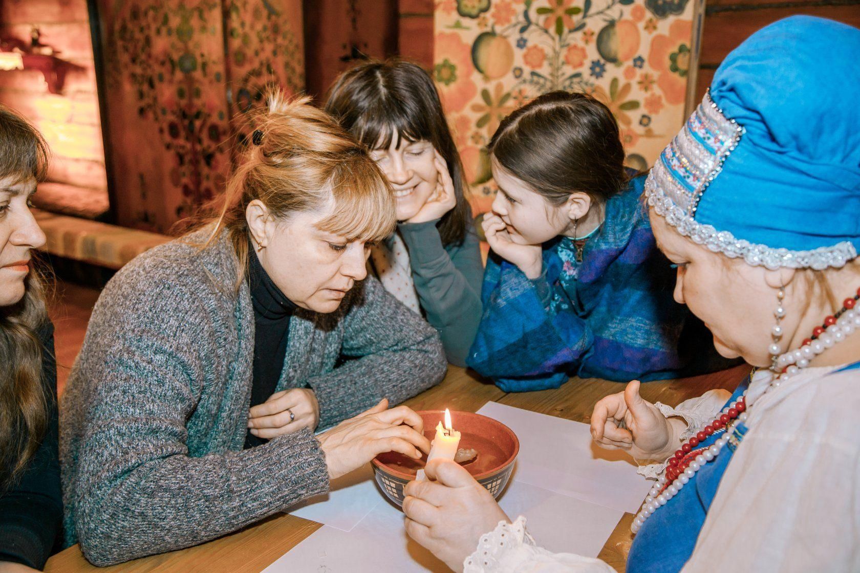 Подготовка к святкам. Святки современные. Гадания на колядки.