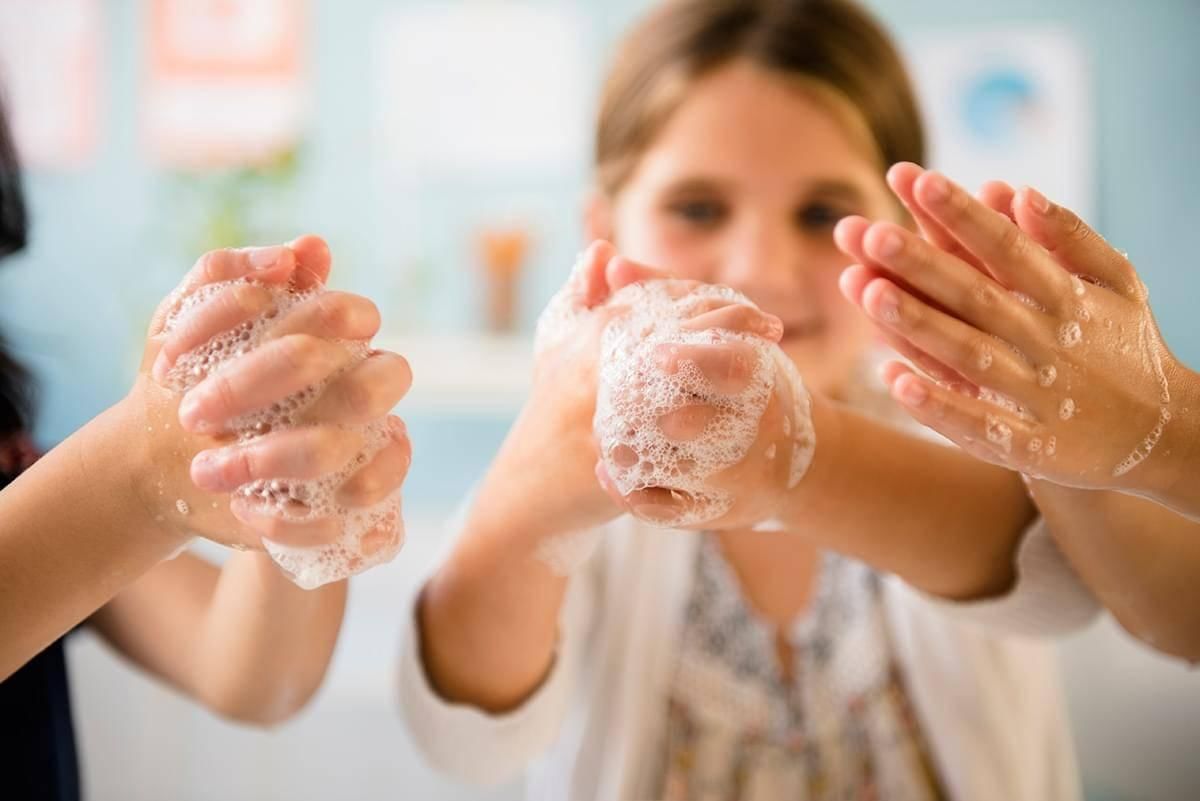 Мытье рук с мылом