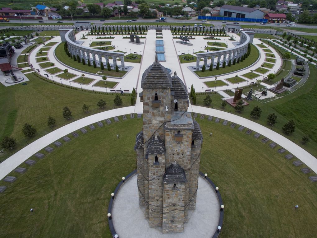 Вид на аллею Мемориала памяти и славы. Назрань. Фотография: Михаил Джапаридзе / ТАСС