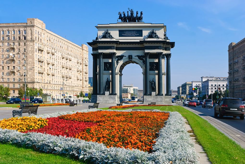 Триумфальная арка в Москве. Архитектор Осип Бове. Скульпторы: Иван Тимофеев и Иван Витали. 1827-1834. Фотография: Зобков Георгий / Фотобанк Лори