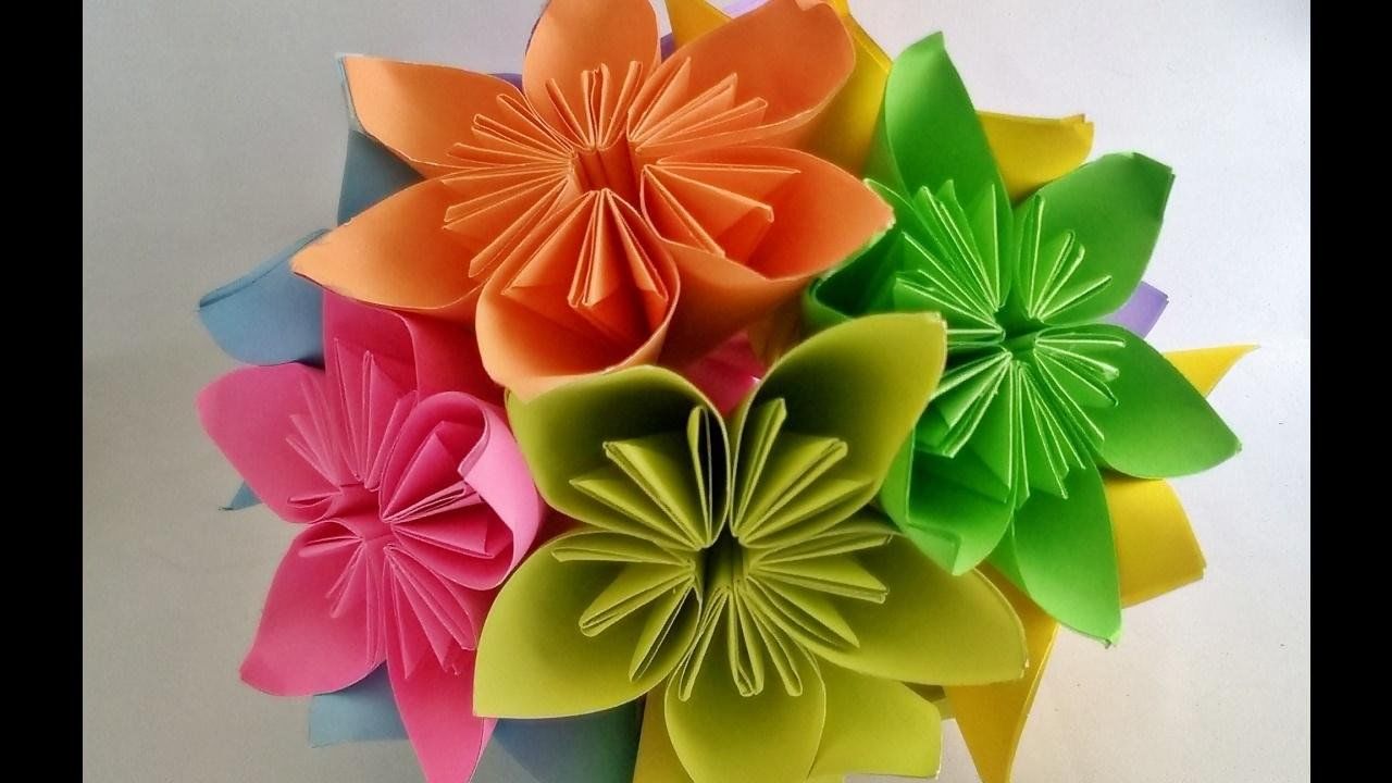 Объемные цветы видео. Цветы оригами кусудами. Цветок Kusudama. Объемные цветы. Цветы из цветной бумаги.