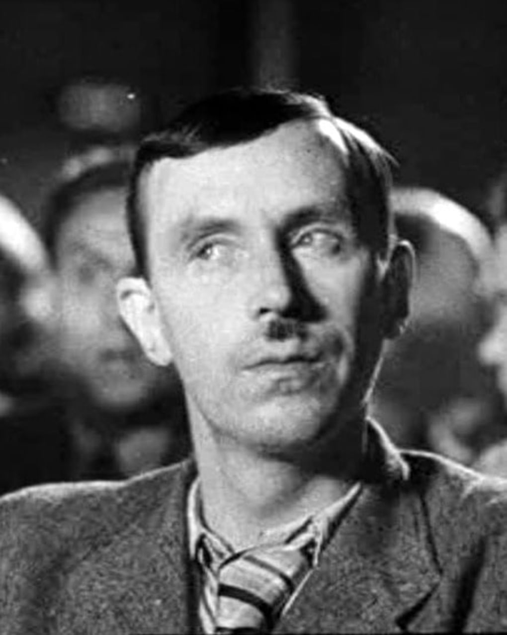 Эраст Гарин в роли Федора Тараканова в художественном фильме Александра Ивановского и Герберта Раппапорта «Музыкальная история» (1940)