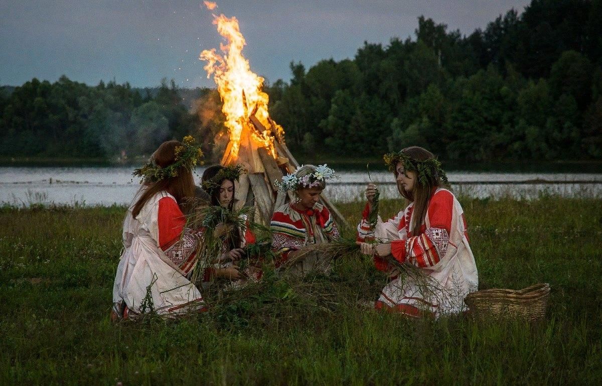 Купала рассказ. Славянские обряды и ритуалы с подписью.