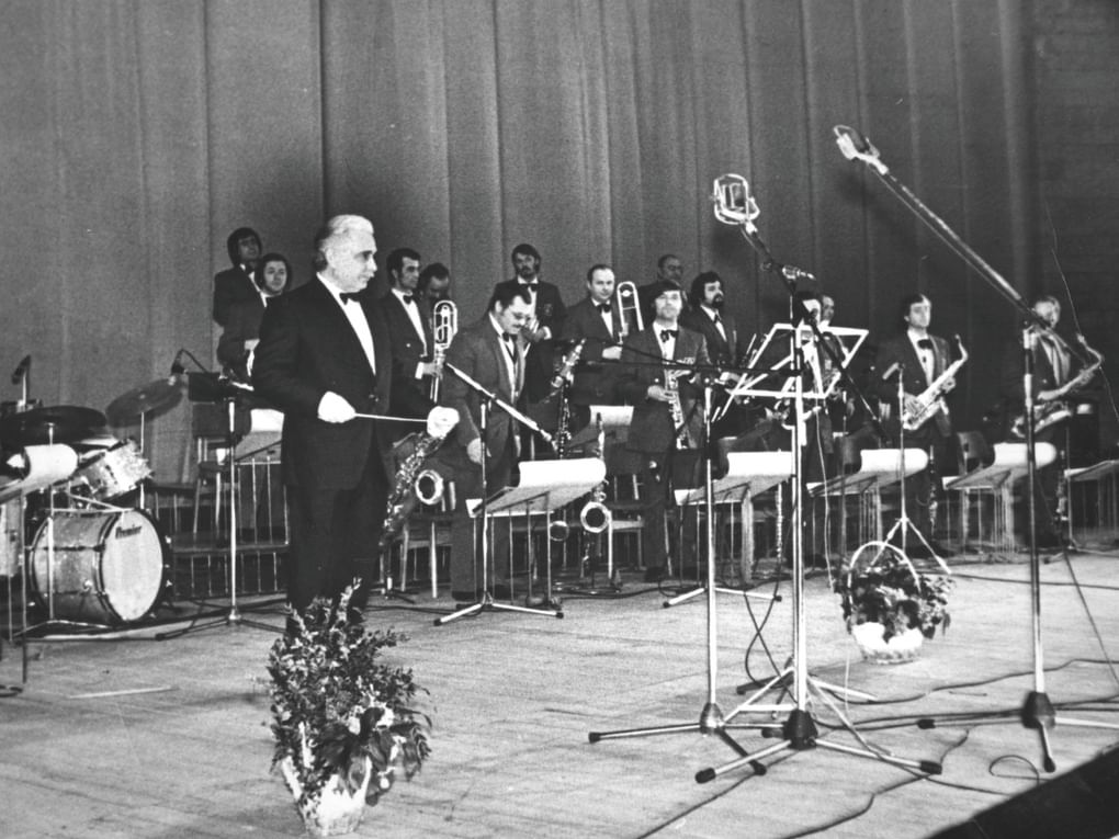 Дирижер Олег Лундстрем со своим джазовым оркестром. 1975 год. Литературно-театральный музей им. Н.М. Дьяконова, Сыктывкар