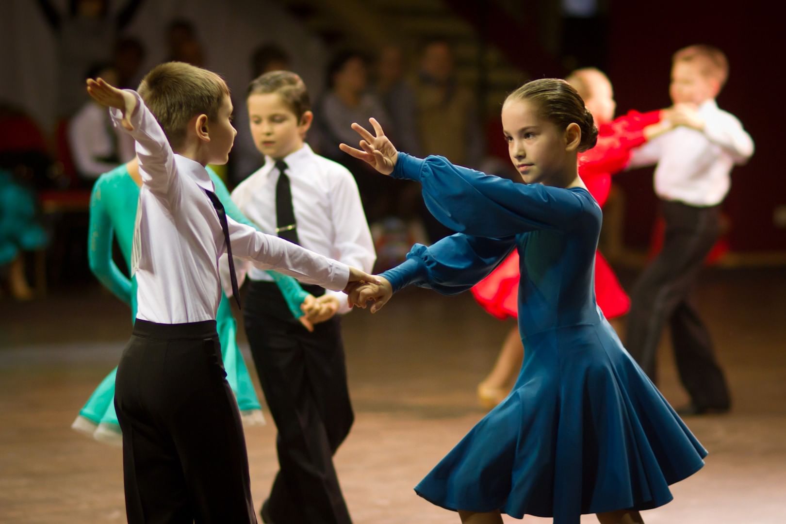 Dancing school. Спортивные бальные танцы. Спортивные бальные танцы дети. Спортивные танцытанцы. Бально спортивные танцы малыши.