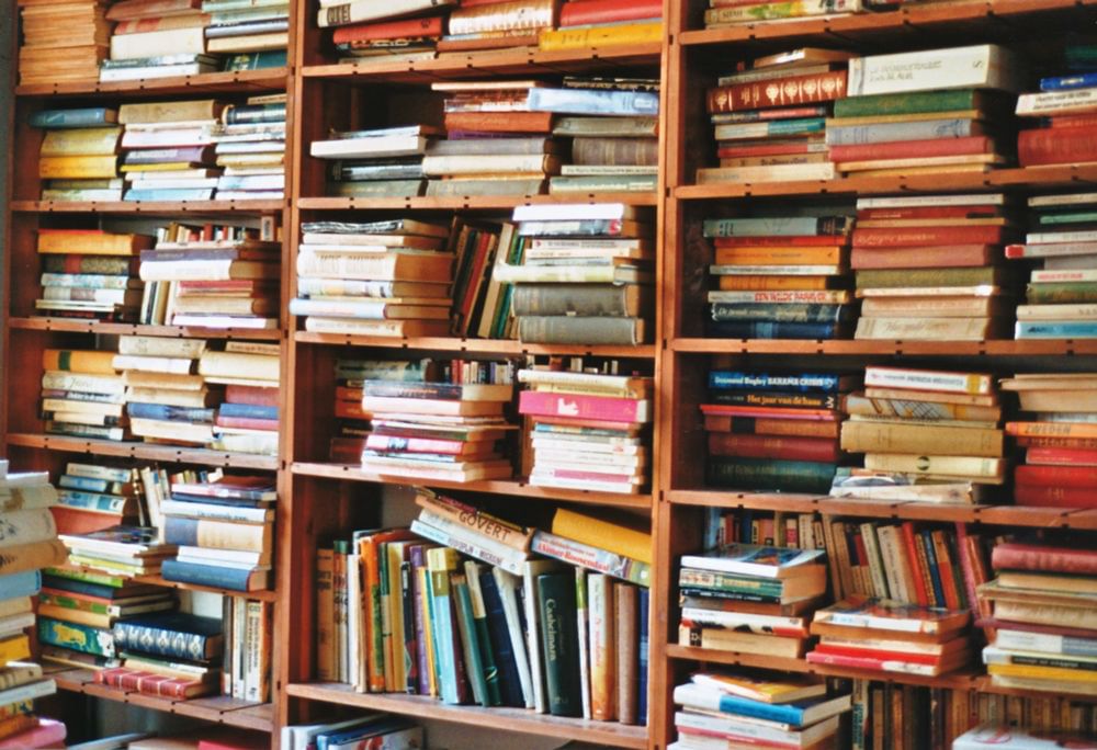 Моя библиотека как я собираю книги. Очень много книг. Книга библиотека. Собирает книги. Сбор книг.