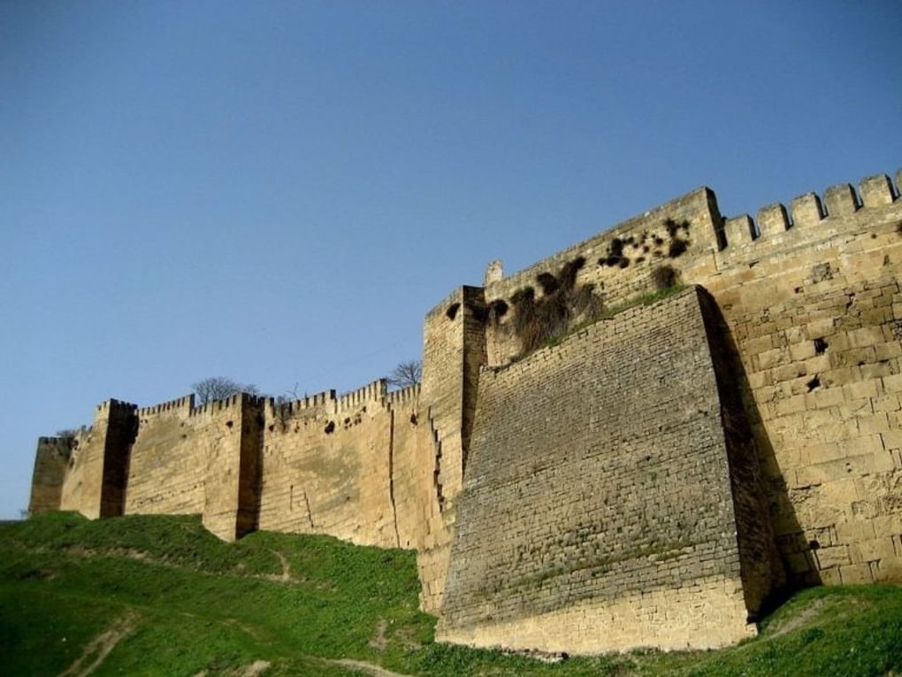 Цитадель Нарын-Кала. Дербент, Республика Дагестан. VIII век. Фотография: architectureguru.ru