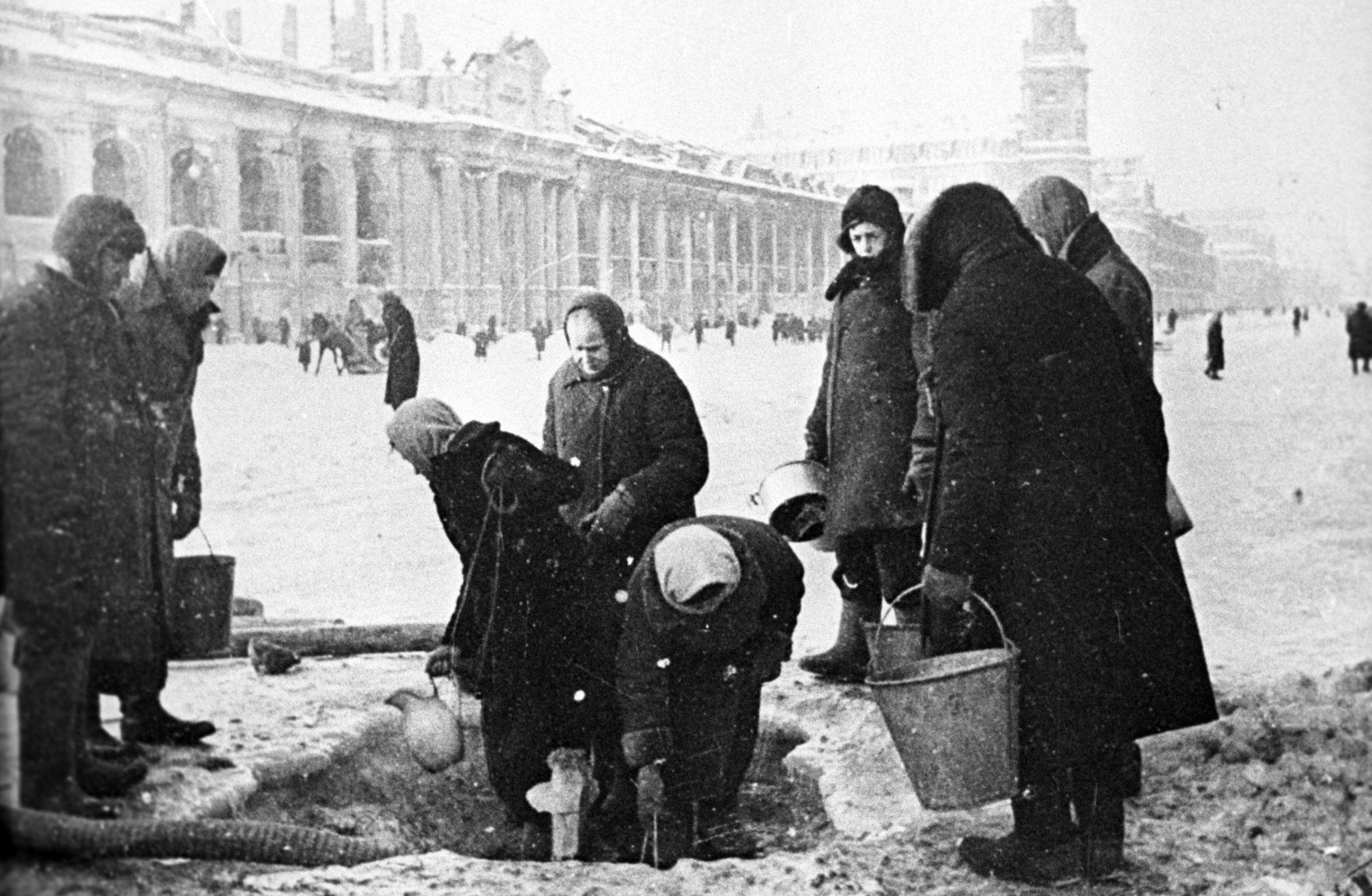 Как часто делают блокаду. Блокада Ленинграда зима 1941. Блокадный Ленинград зима 1942. Зима 1941 года в блокадном Ленинграде.