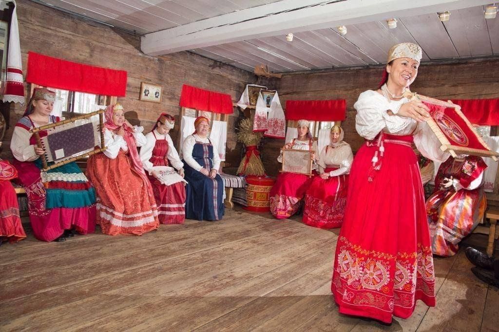 Жидковские посиделки. Фольклорные посиделки. Русские народные посиделки. Фольклорные посиделки для пожилых. Посиделки фольклорные с молодежью.