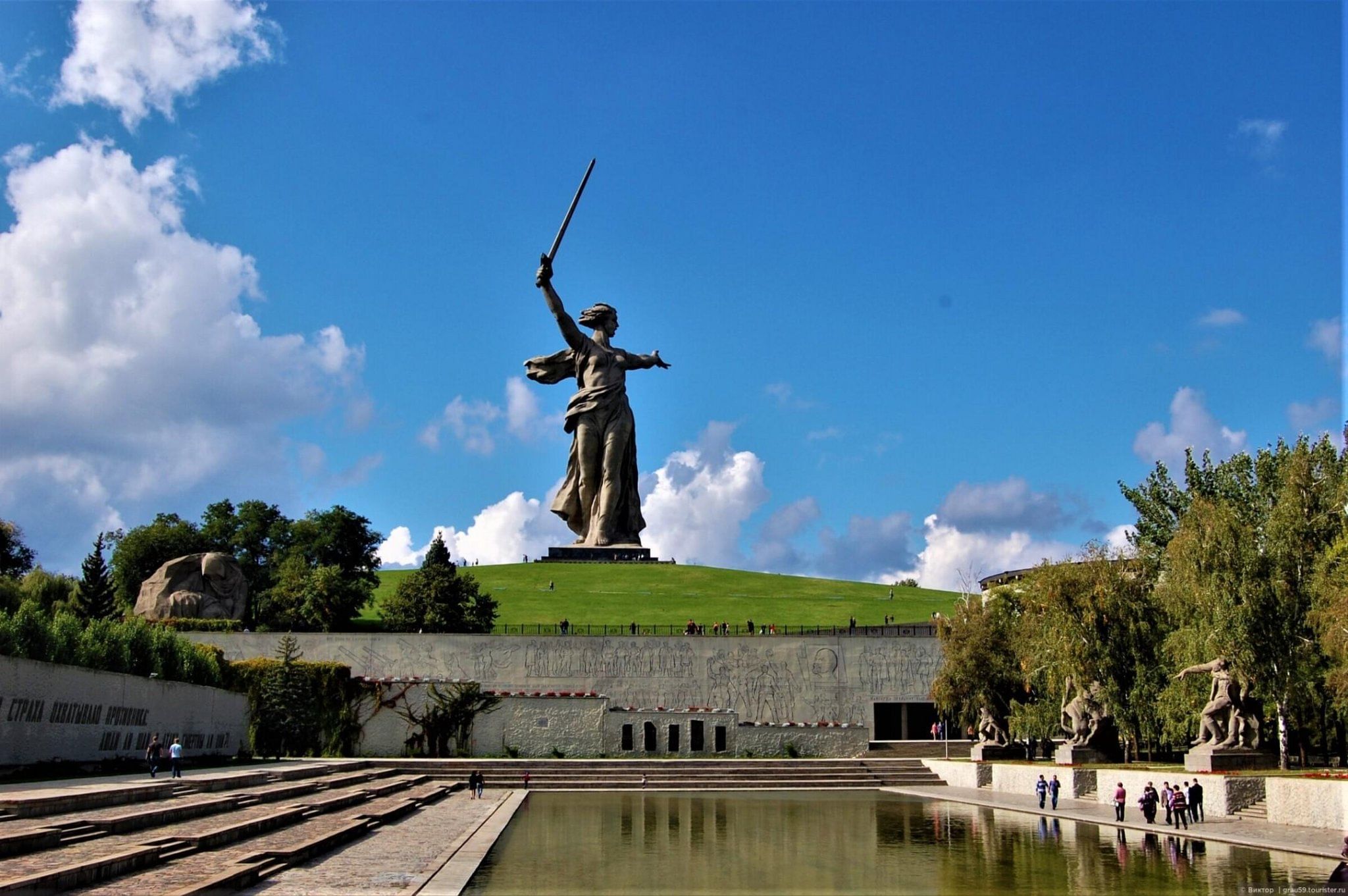 Курган сколько лет. Мамаев Курган Волгоград. Волгоградский памятник Мамаев Курган. Мемориальный комплекс Мамаев Курган города Волгоград. Мамай Курган Волгоград.