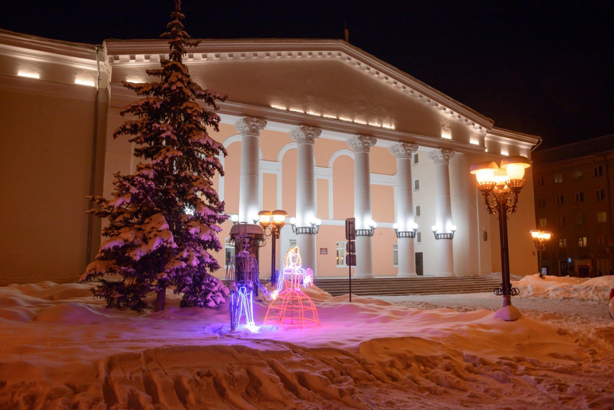 Новогодние городки Магнитогорска 2023. Концерты магнитогорск март