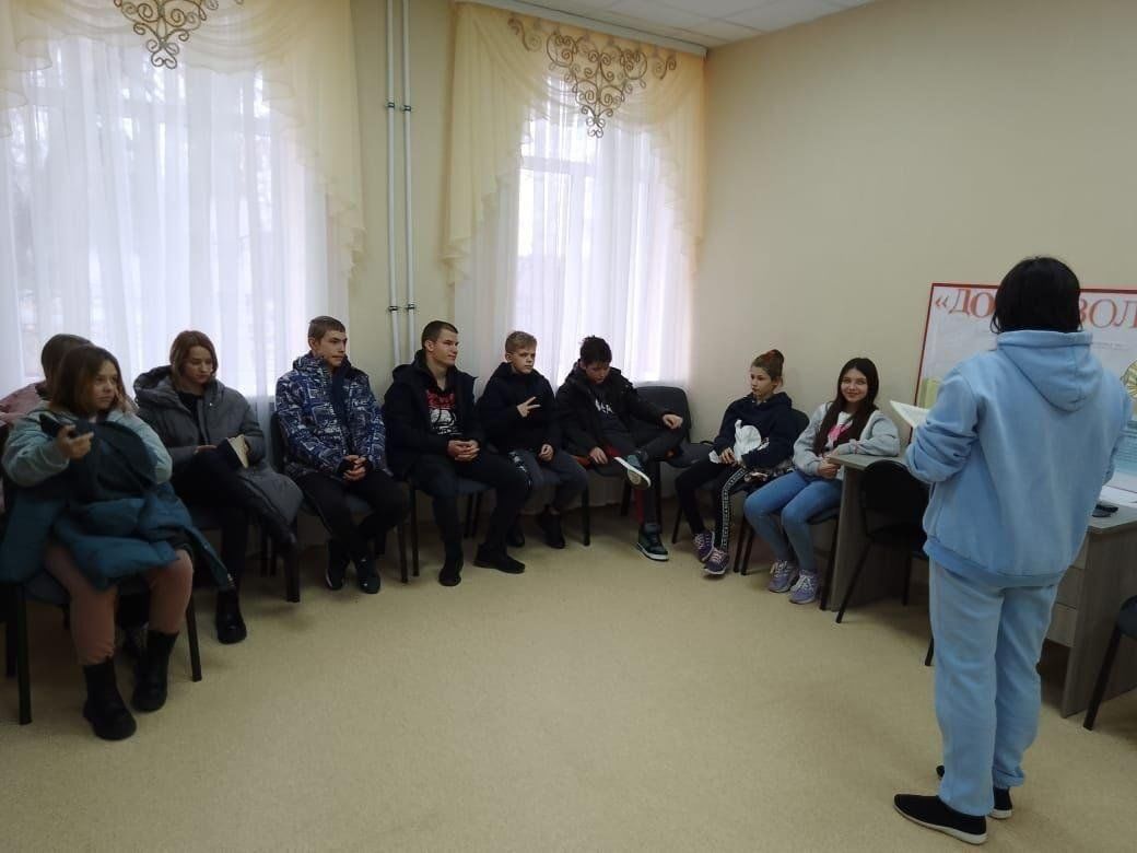 Преподаватель инвалид. Крымские беседы. Беседы про крым. Беседа. Крымские беседы.