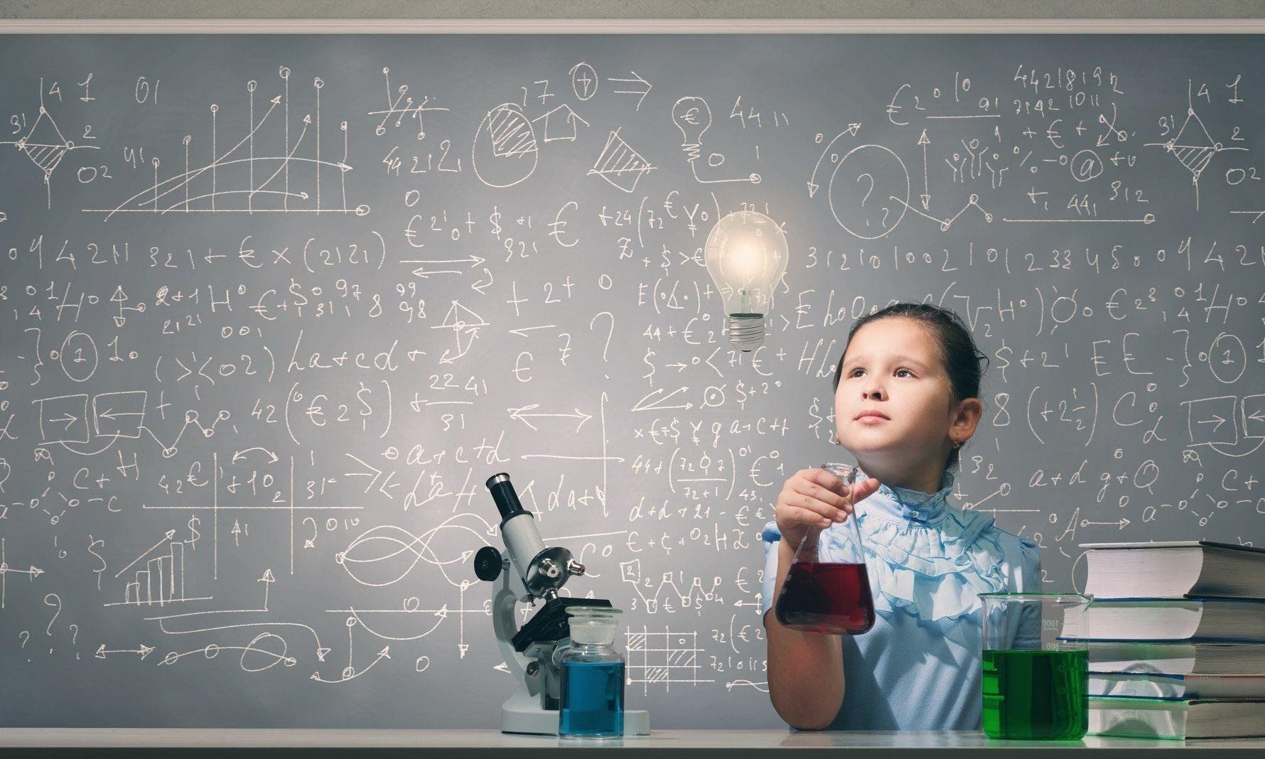 Опыт и эксперименты фон. День детских изобретений. Наука математика. Математический эксперимент. Наука для детей.