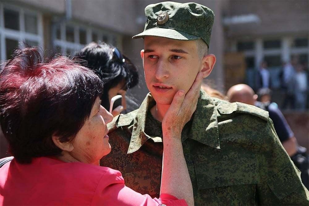 Сказать маме солдата. Армия мама. Мама военнослужащего. Мать солдата. Мать военнослужащего.