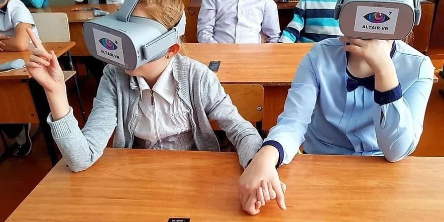 Основное изображение для события Выездной показ «Виртуальная энциклопедия»