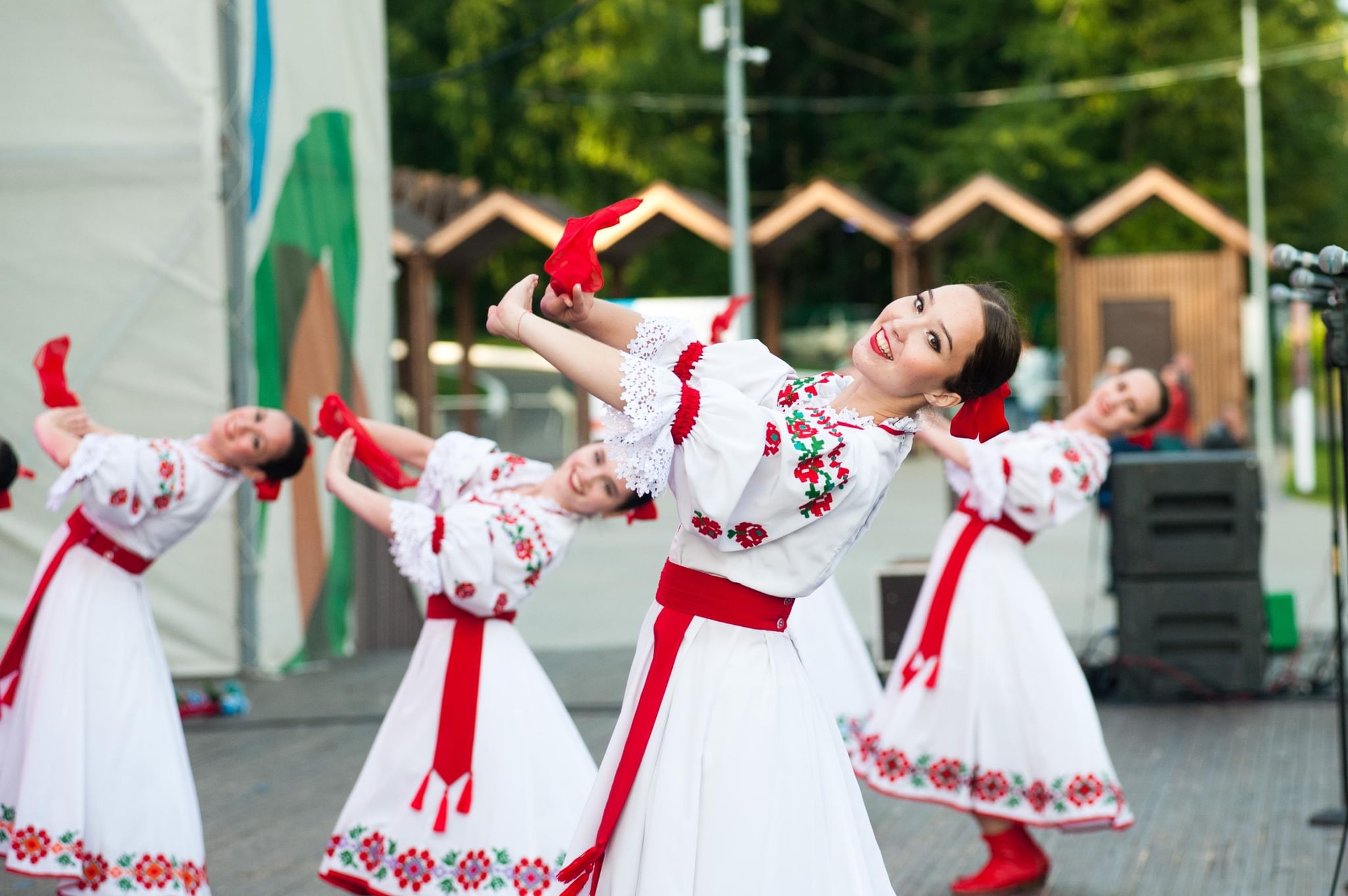 Русский народный танец девушки