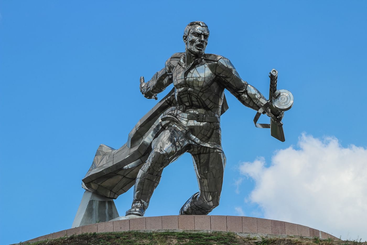 Памятники героям войны фото