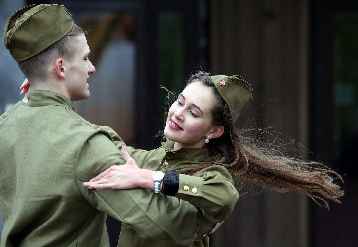 Пары в военной форме фото