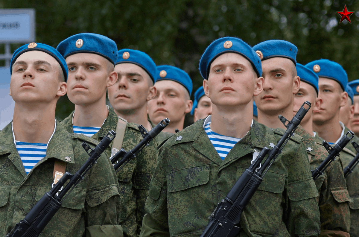 Русский солдат 2023. Присяга ВДВ. Военная форма ВДВ. Форма десантника. Воздушно-десантные войска форма.