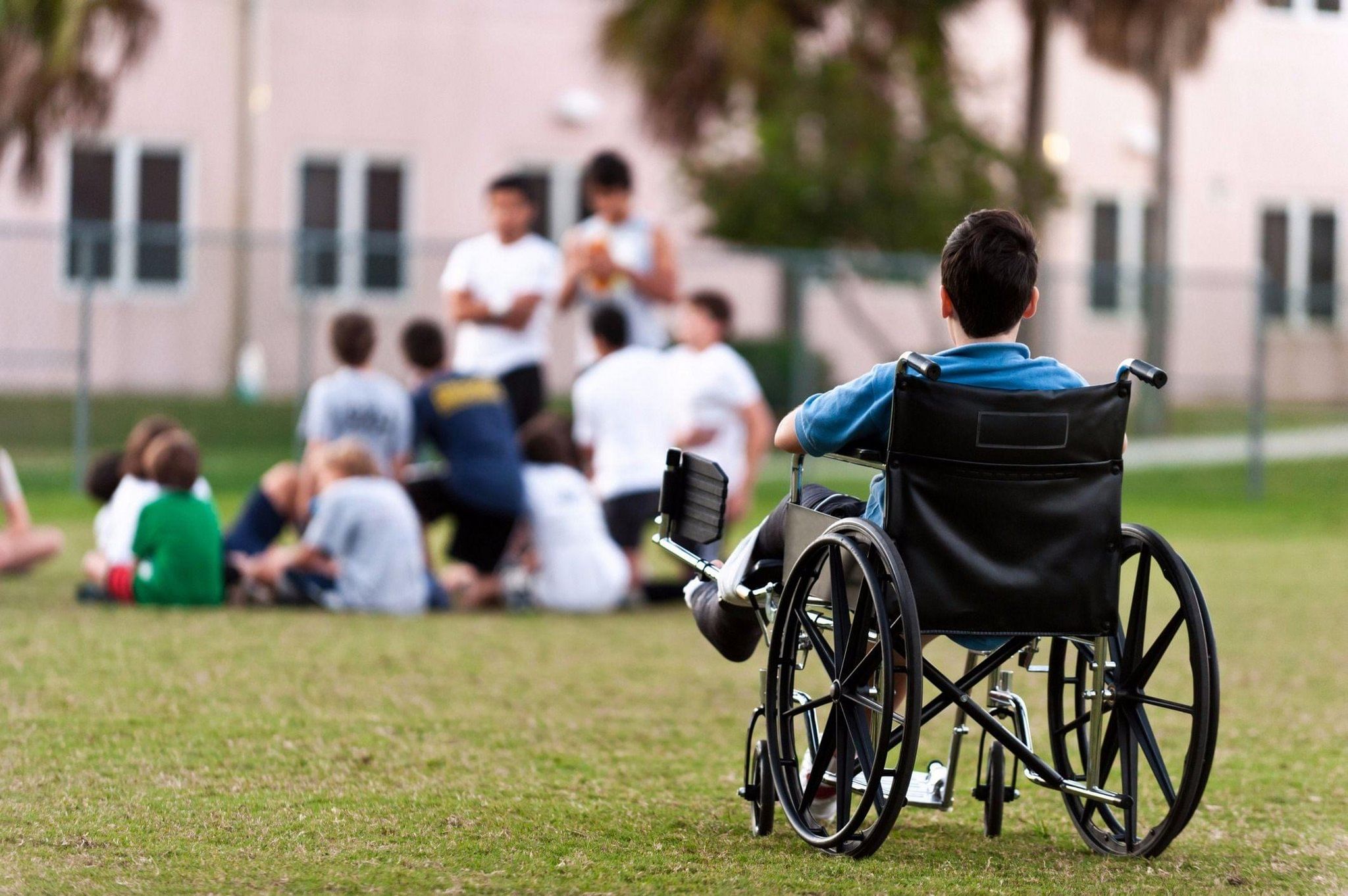 Рождение с инвалидностью. Люди с ограниченными возможностями. Дети инвалиды. Дети с ограниченными возможностями. Люди сограничеными возможностями.