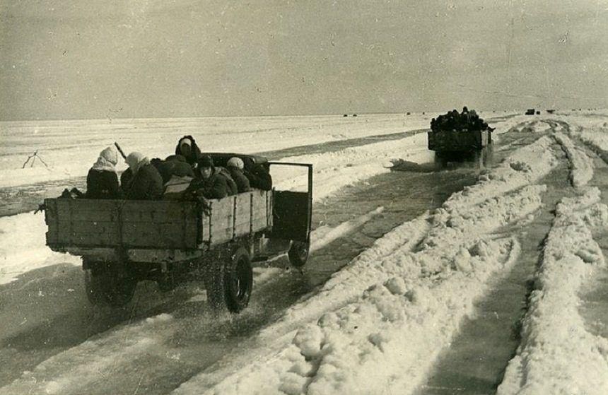 Вывезенная по дороге жизни