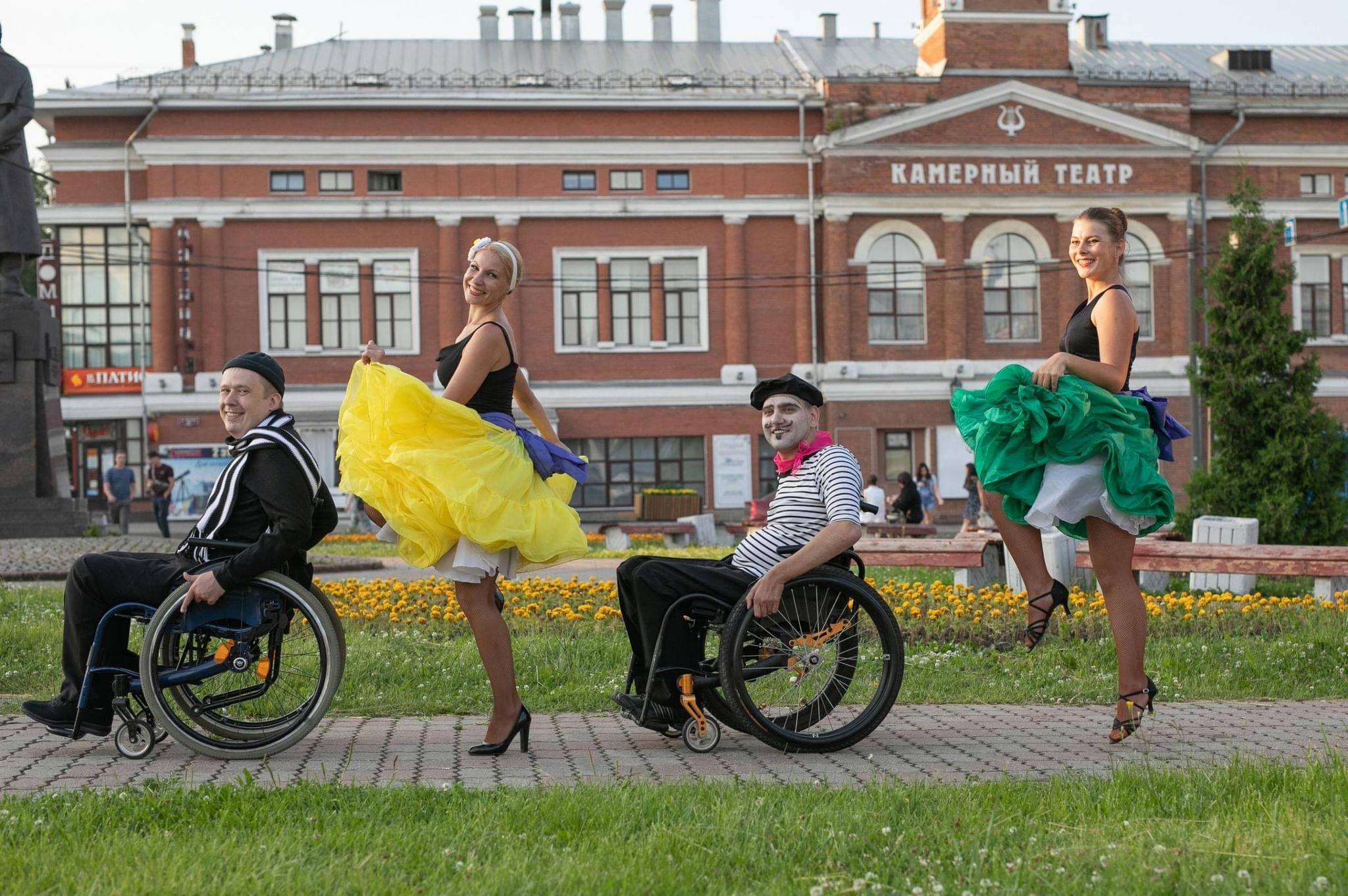 Скоро 28. Танцевальный коллектив ступени Череповец. День города Череповец 2022. Дворец Металлургов Череповец танцы. Магнитки танцевальный коллектив.