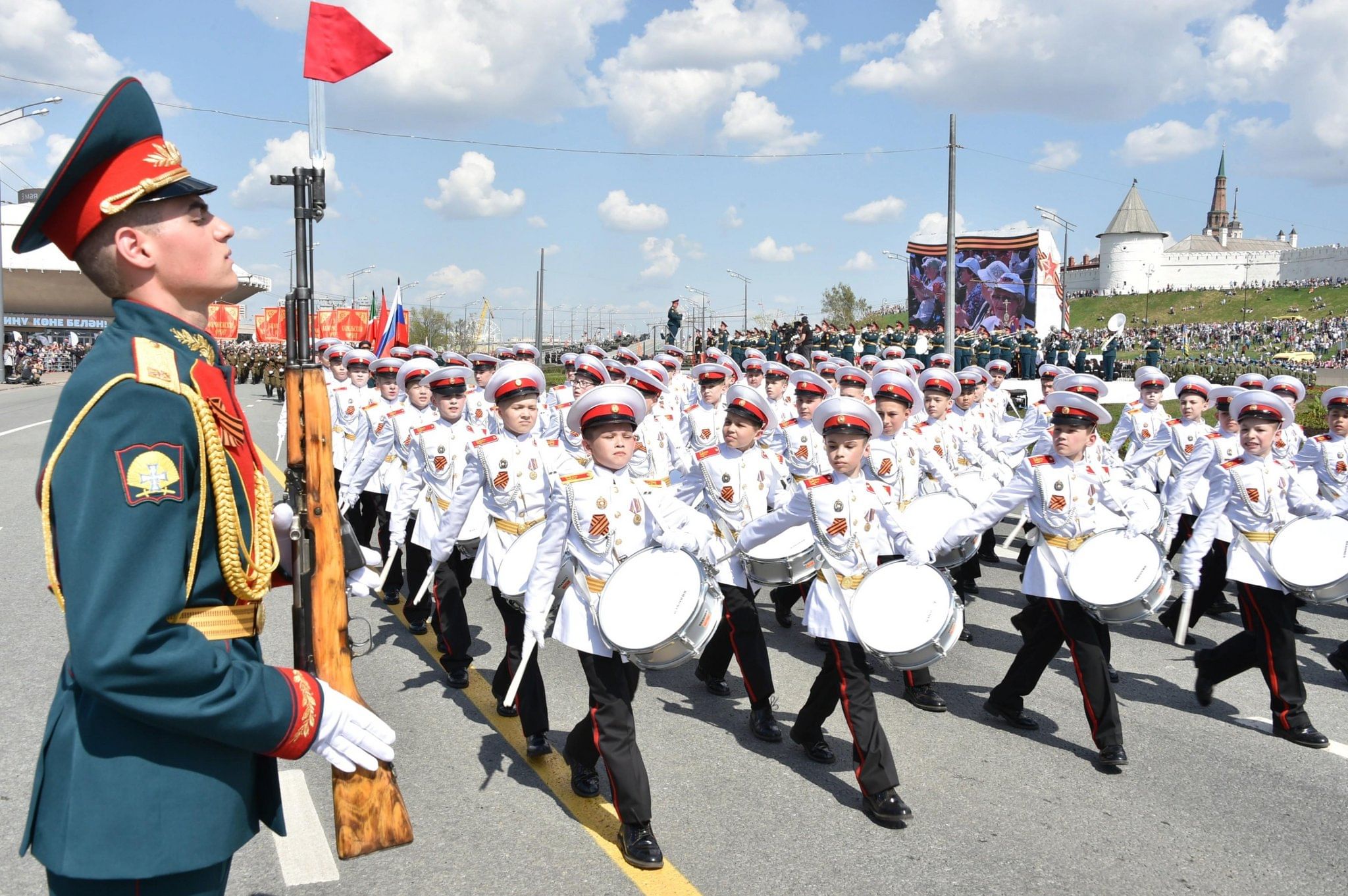 Парад под марш. Военный марш. Торжественный парад. Марш Победы. Марш парад.