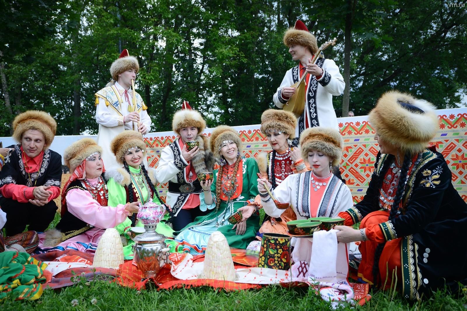Празднование живы. Сабантуй башкирского народа. Традиции башкир Башкортостана. Обычаи народа Башкирии Сабантуй. Традиции народов Урала: Башкирский Сабантуй.