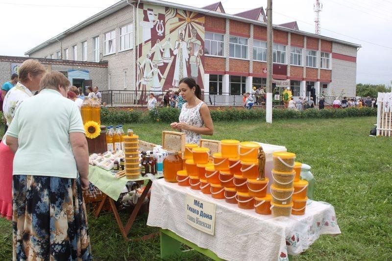 В суражском районе праздник в день вознесения. Медовый спас Уинское 2020. Медовый спас мероприятия. Медовый спас в Елабуге. Медовый спас в 2021.