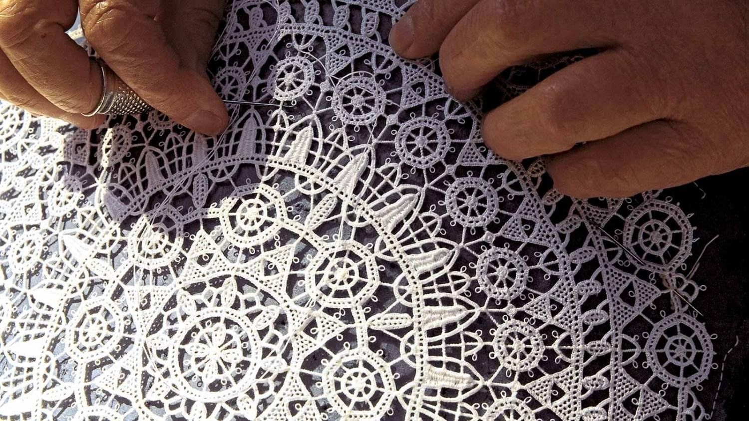 Плетение на коклюшках — древнее искусство создания кружева — slep-kostroma.ru