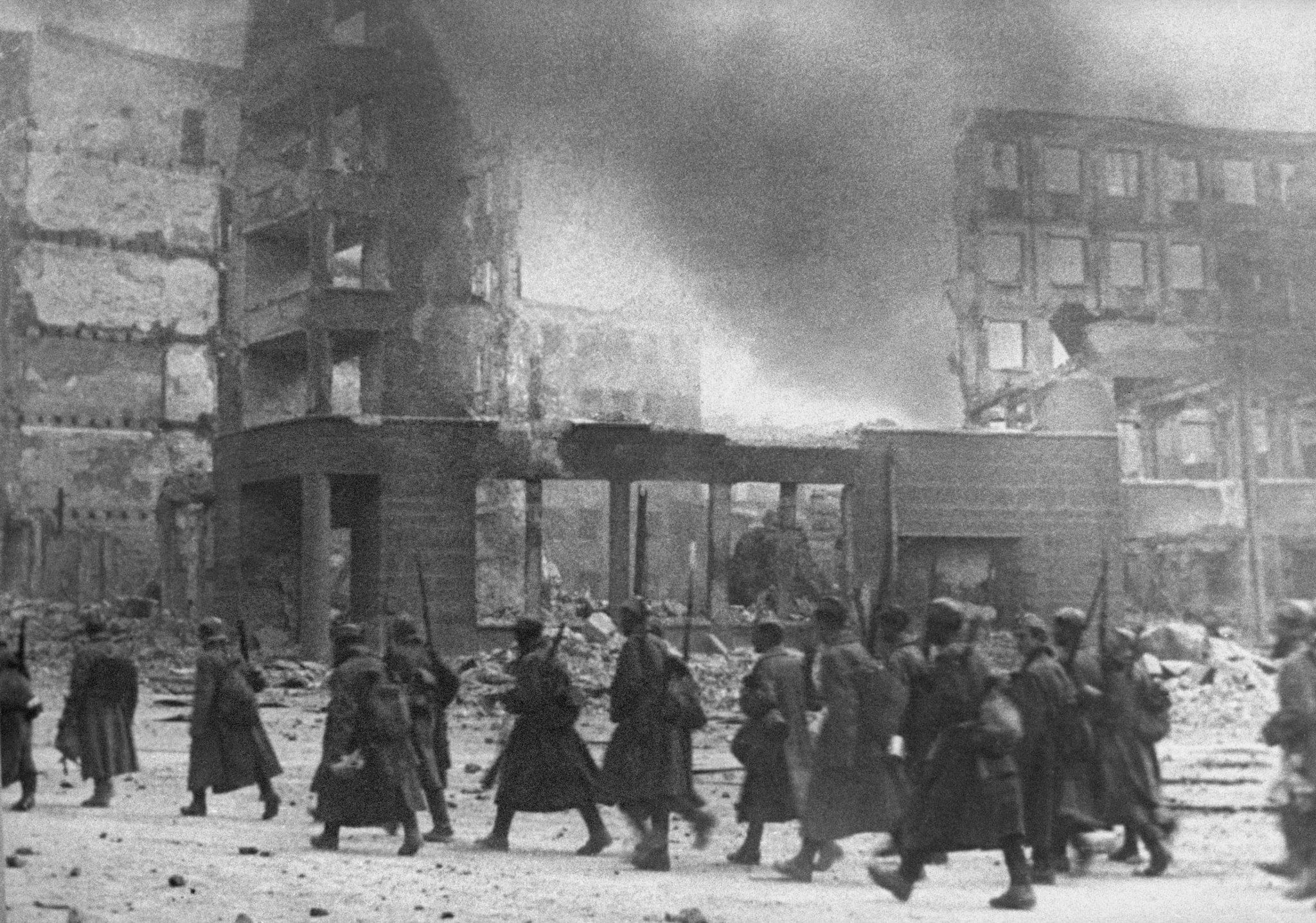 13 городов великой отечественной войны. Сталинградская битва 1942. Битва в Сталинграде 1942. Сталинградская битва город. Победа Сталинградской битвы 1943.