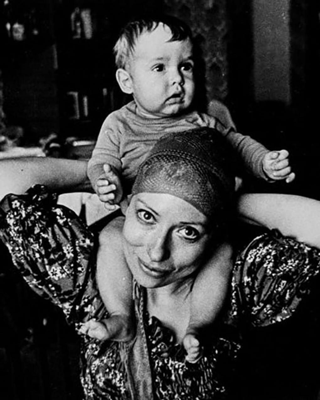 Актриса Инна Чурикова с сыном Иваном. 1979 год. Фотография: Николай Гнисюк / Государственный музейно-выставочный центр РОСФОТО, Санкт-Петербург