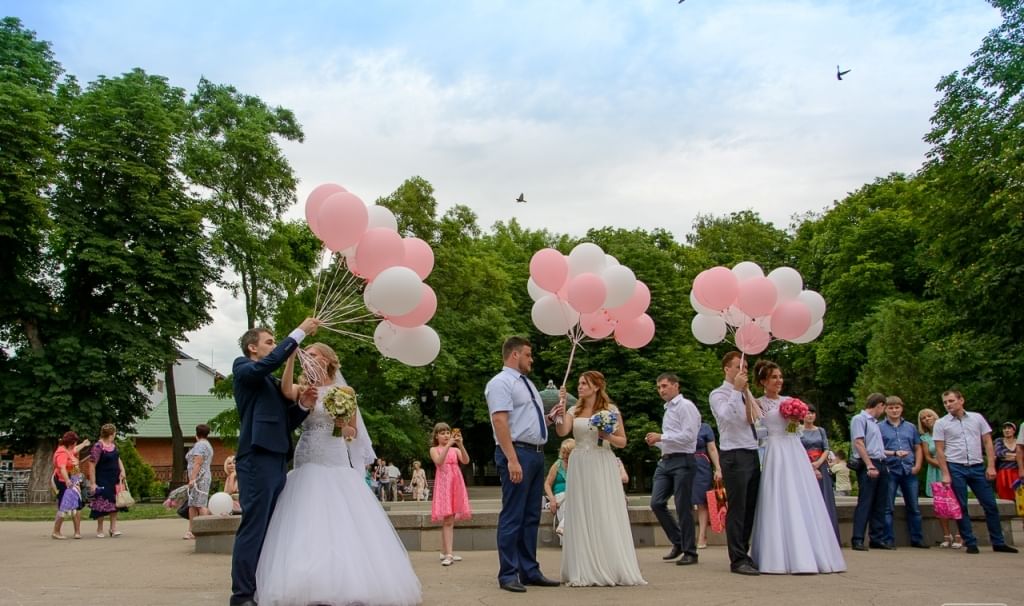 День семьи в парке. Фотозона на день семьи любви и верности своими. Фотозона на 8 июля день семьи любви и верности. Украсить фотозону ко Дню семьи любви и верности. Парк семьи любви и верности Волгодонск
