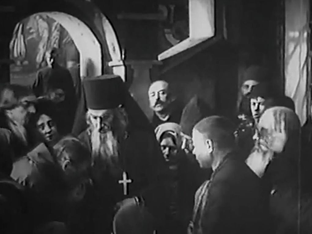 Кадр из художественного фильма Якова Протазанова и Александра Волкова «Отец Сергий» (1918)