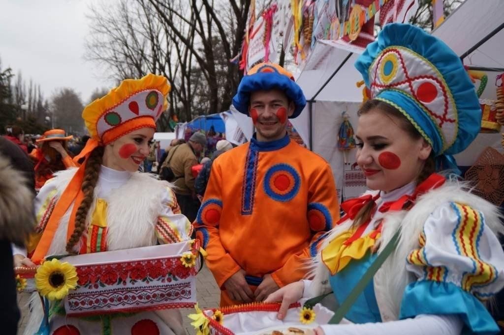 Кубанская масленица. Костюм Масленицы. Наряд на Масленицу. Масленица на Кубани. Костюм на Масленицу женский.