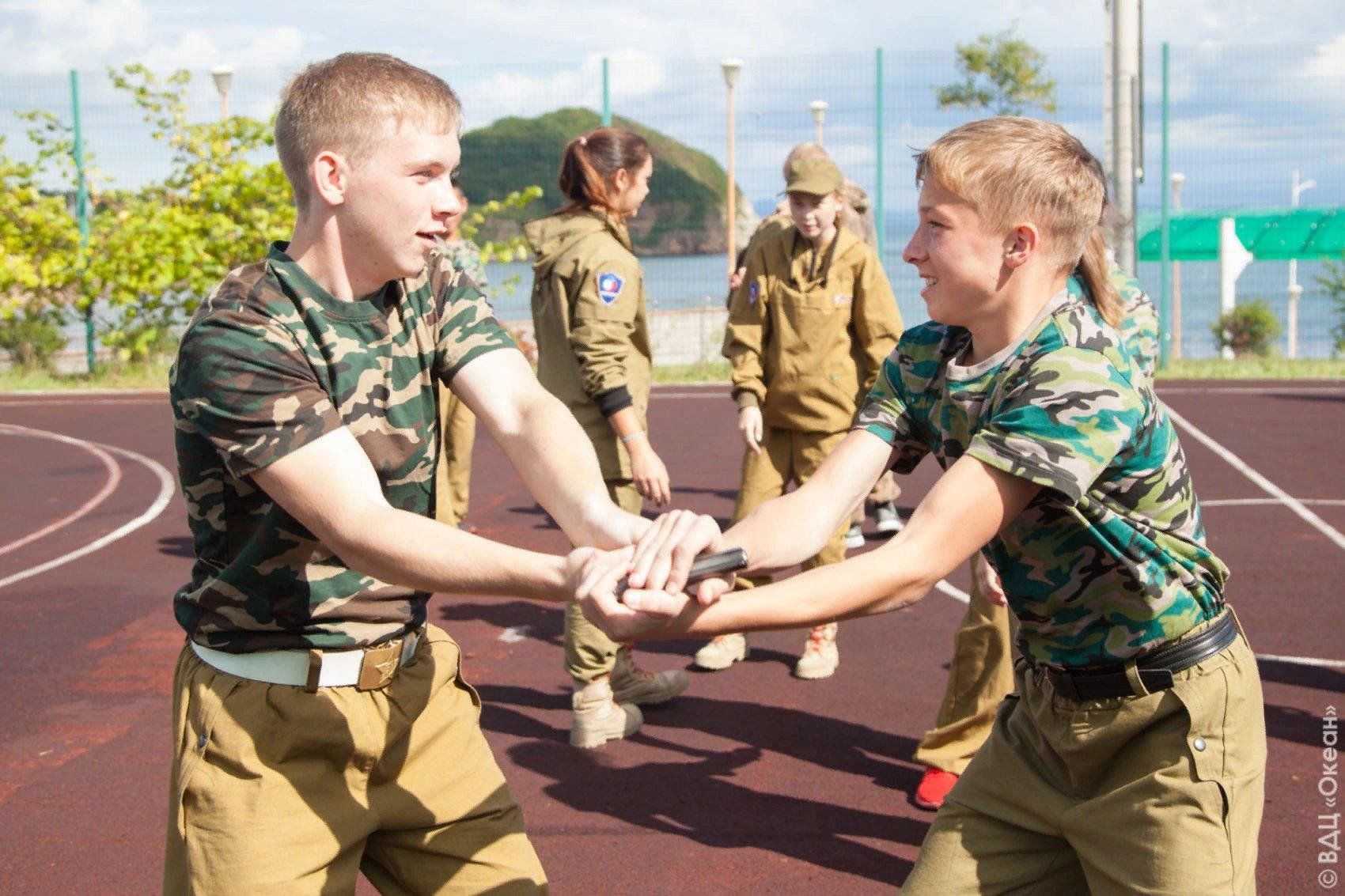 Положения военные спортивные игры. Подростки спортивная огневая подготовка. Подростки спортивная огневая подготовка короткий рукав. Где в Щелково можно пройти огневую подготовку мальчику 14 лет.