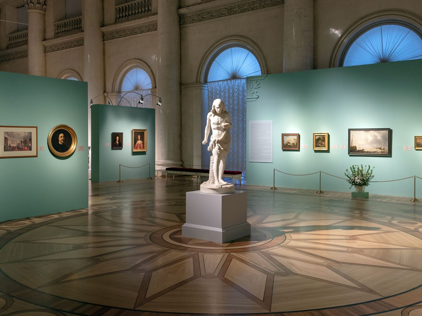 экспонаты художественного музея