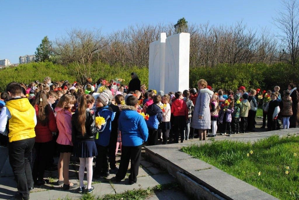 Село новоселовка симферопольский. Село Новоселовка Симферопольский район. Симферопольский район с Новоселовка школа. Освобождение Симферопольского района. День освобождения села Тепловка Симферопольский район.