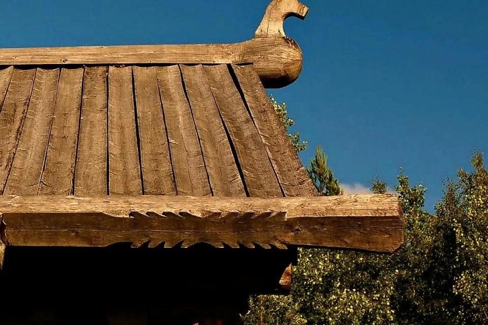 Конек на крыше фото