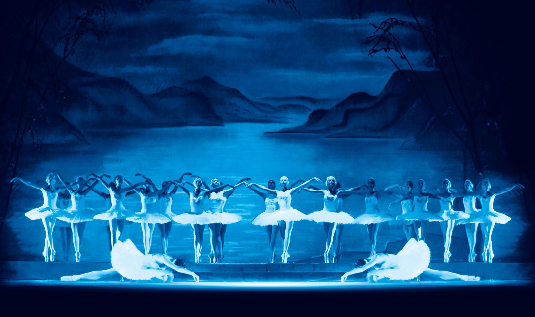 чайковский на балете лебединое озеро