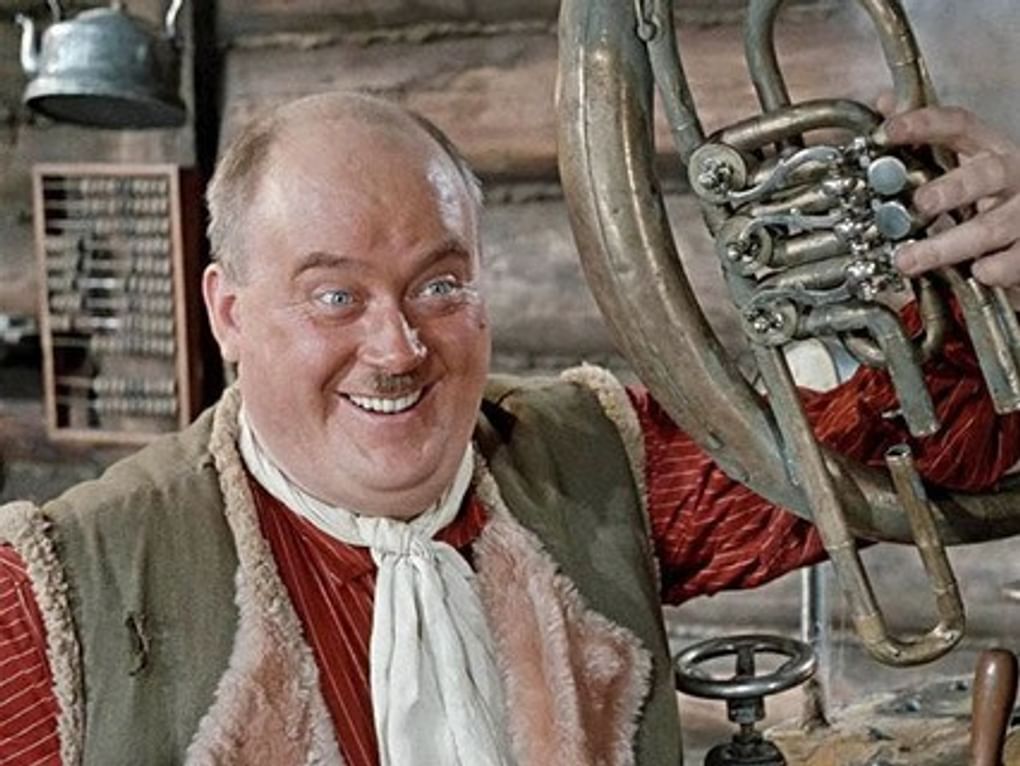 Евгений Моргунов в роли Бывалого в фильме Леонида Гайдая «Самогонщики» (1961)