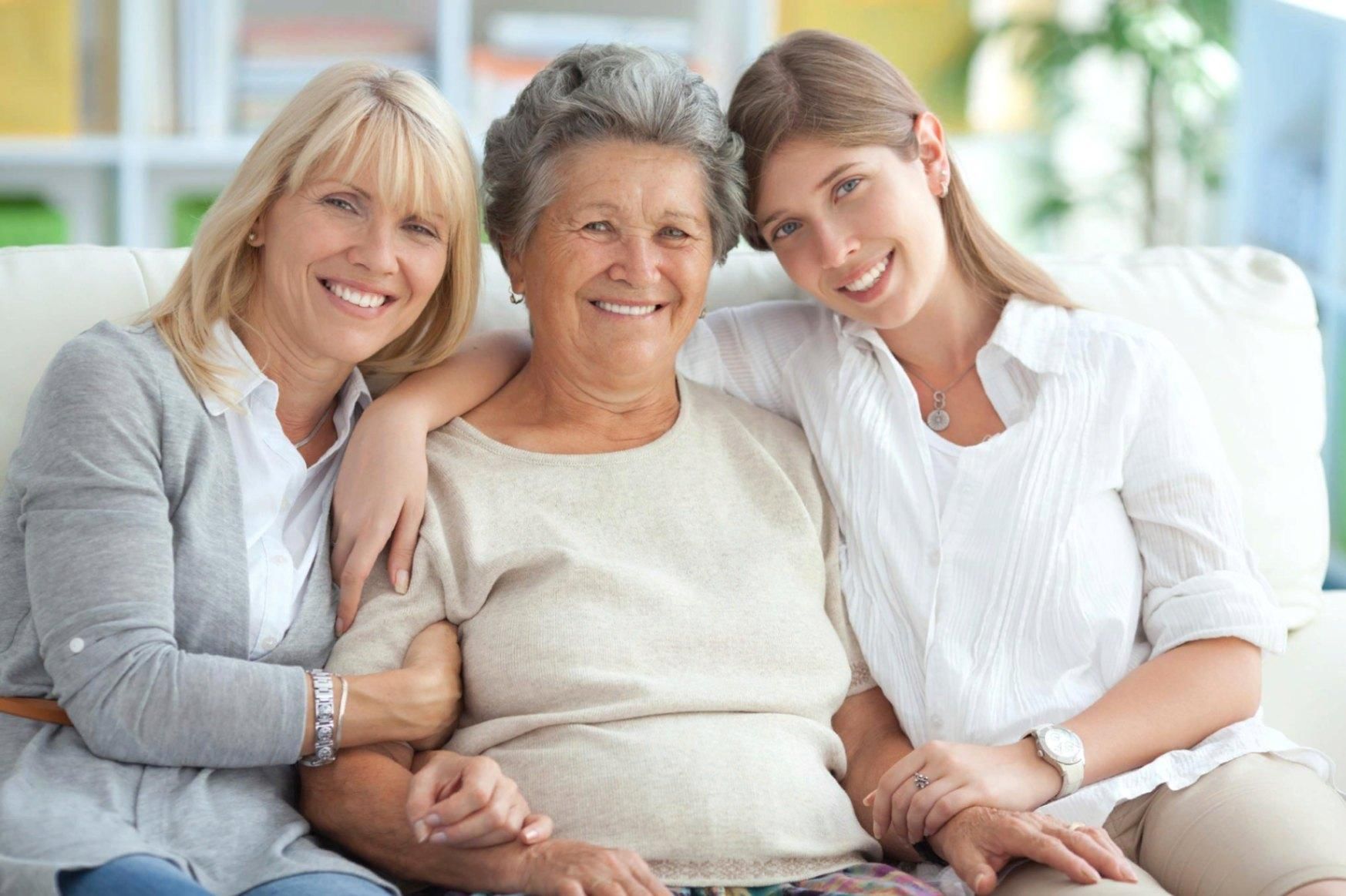 Content aged. Женщины разных возрастов. Три поколения женщин. Женщина в семье. Разные поколения.