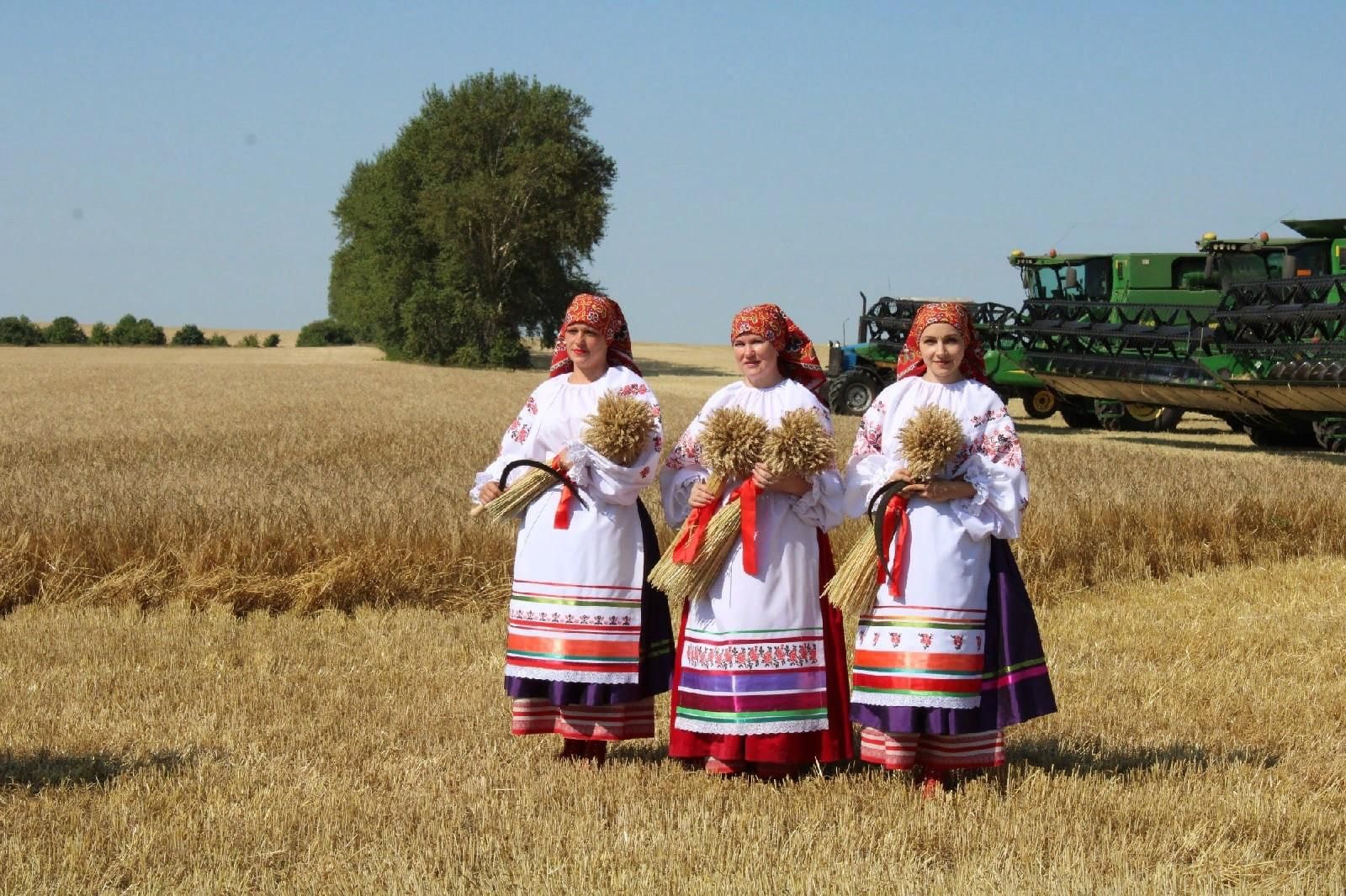 Праздник первого снопа