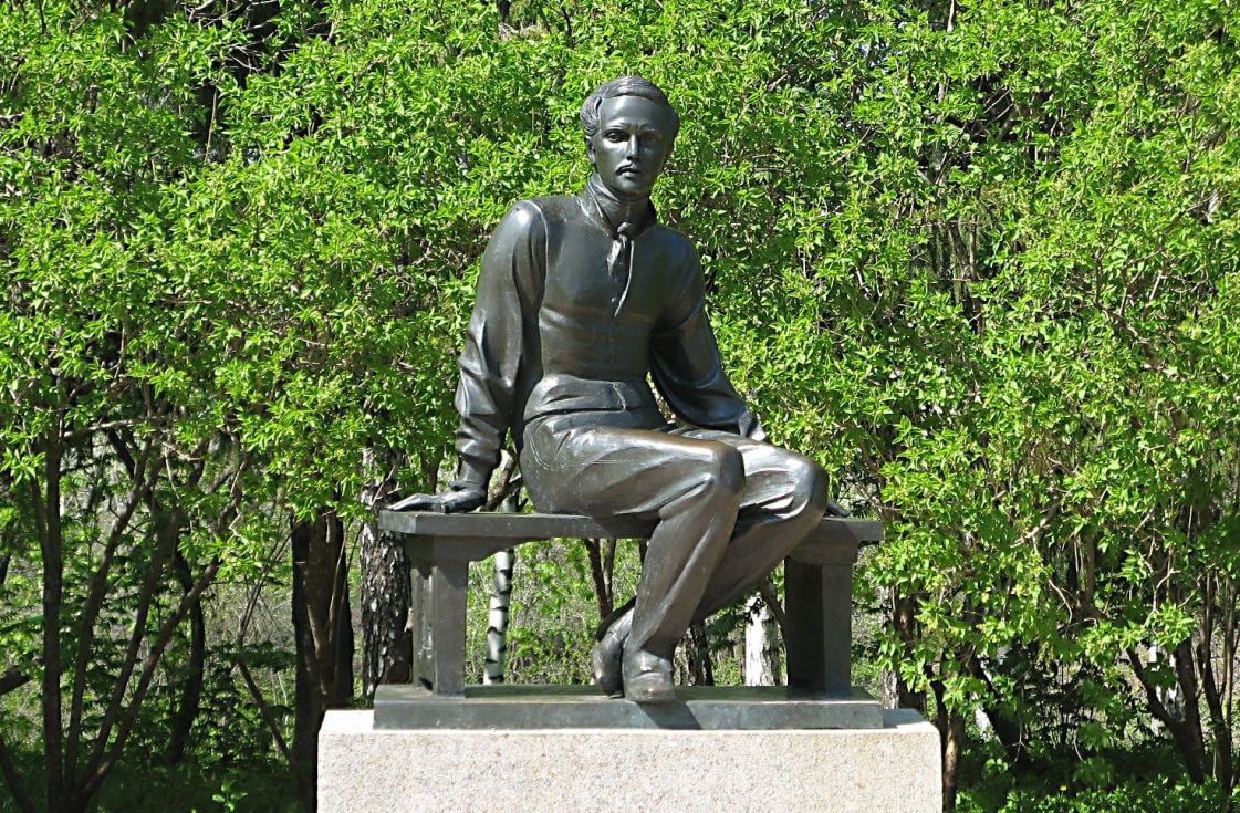 Памятник Лермонтова в Пензе