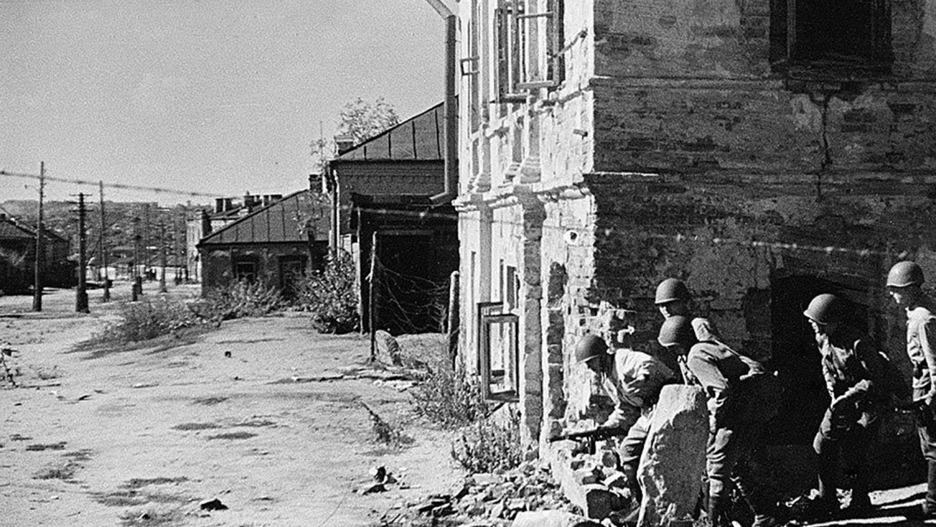 Осенью 1941 ввиду угрозы захвата воронежа