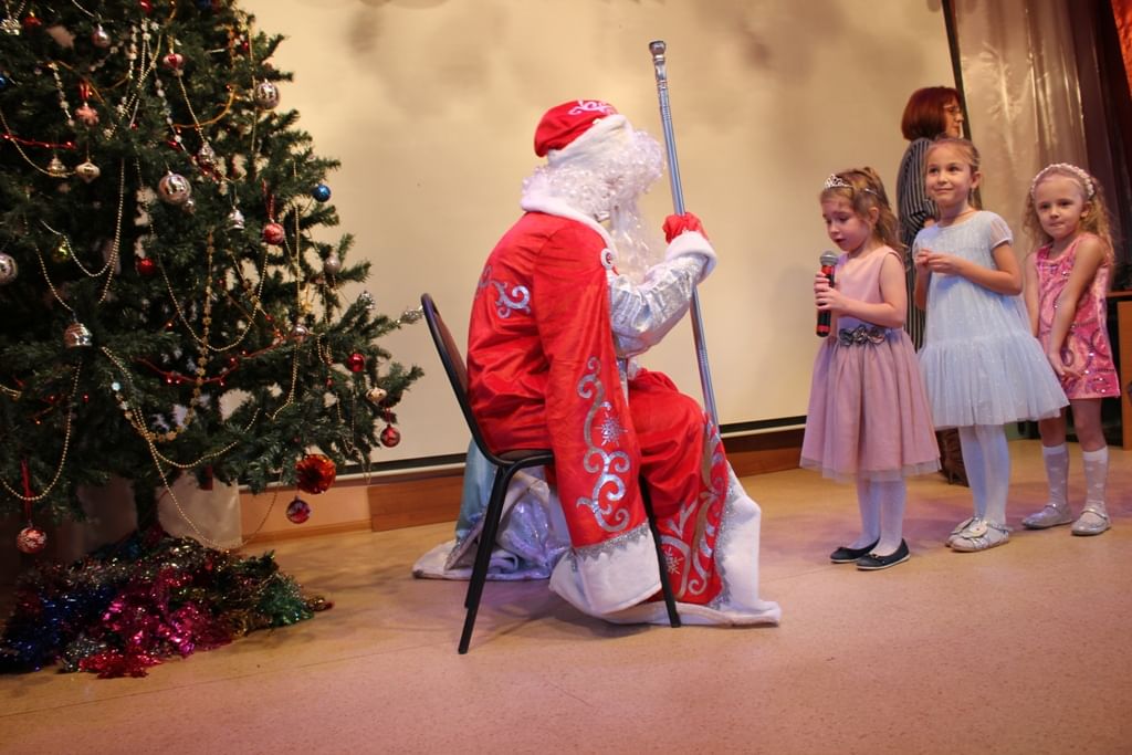 новогодние елки для подростков в москве. новогодняя елка в константиновском дворце. елка в кремле для детей. елка праздник дети. новогодние елки для подростков в москве.