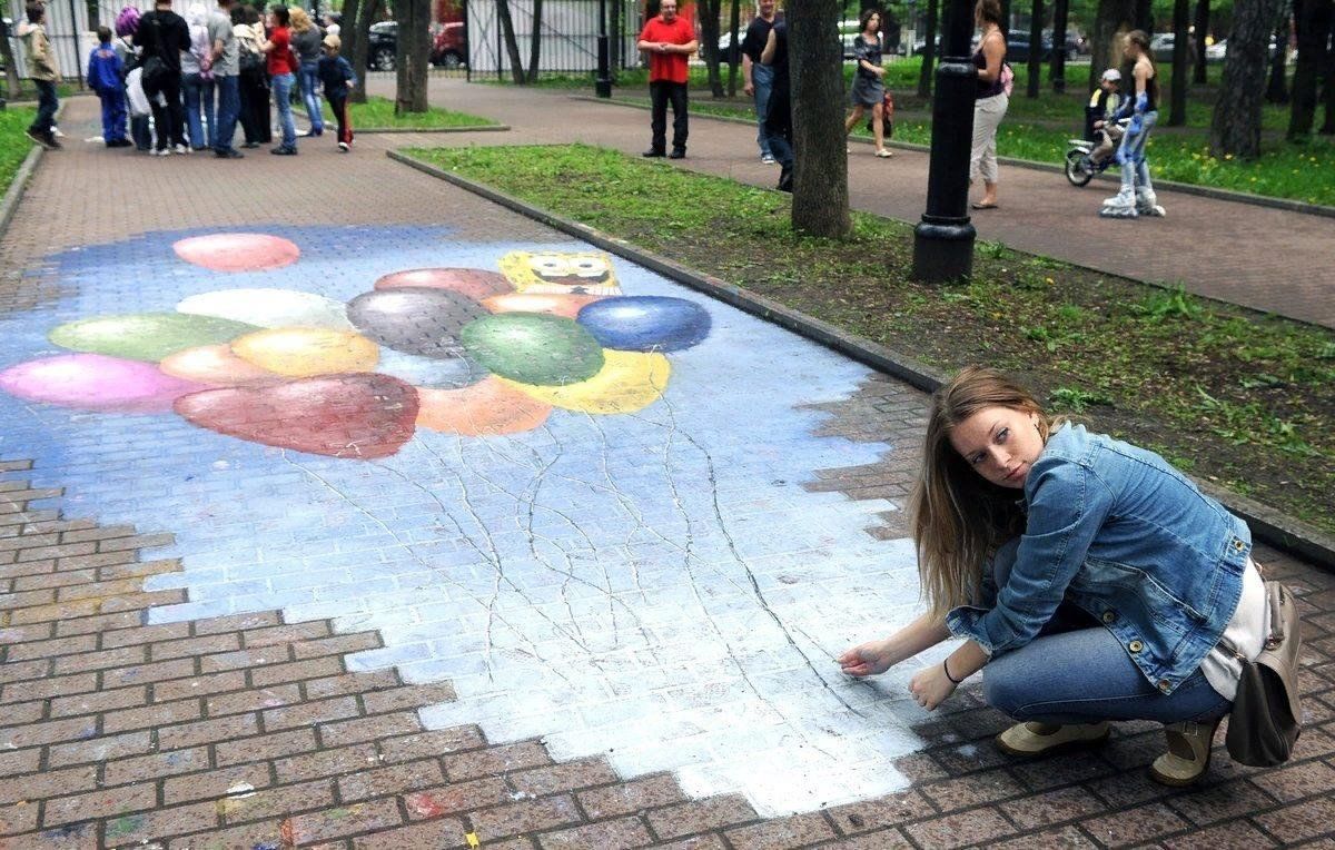 Сене на асфальте. Рисование на асфальте. Рисунки на асфальте.. Рисуем на асфальте. АС рисунок.