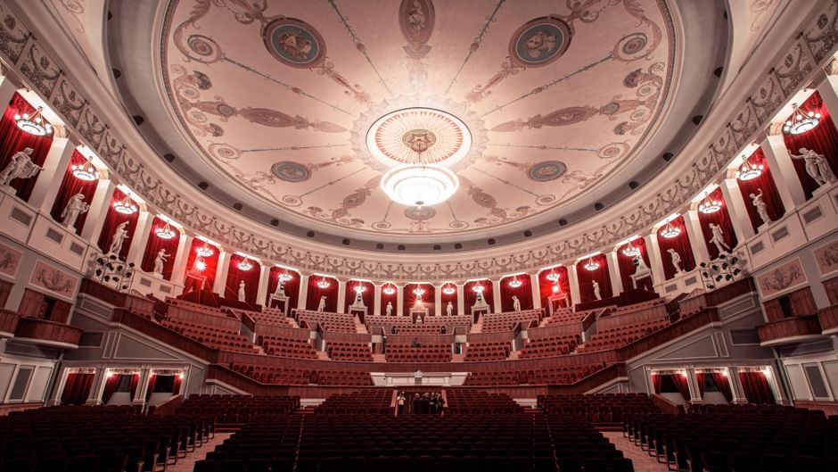 Основное изображение для статьи НОВАТ — Новосибирский академический театр оперы и балета. Большая сцена