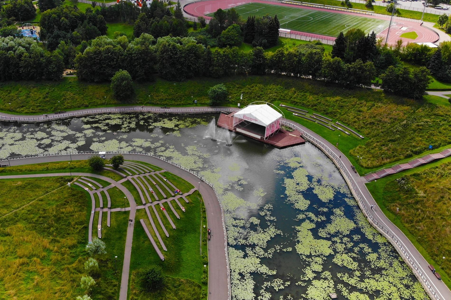 парк олимпийской деревни в москве фото